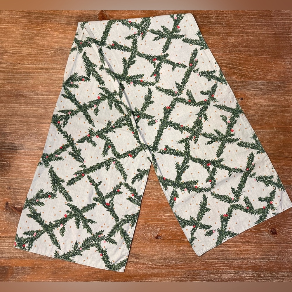 KATE SPADE CHRISTMAS GALAND TABLE RUNNER, 66x14.5”